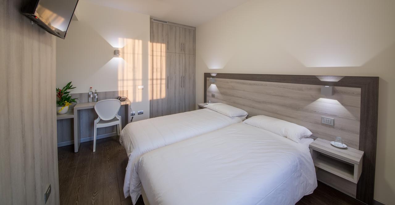 Hotel Panineria Colombera Rossa Brescia Eksteriør billede