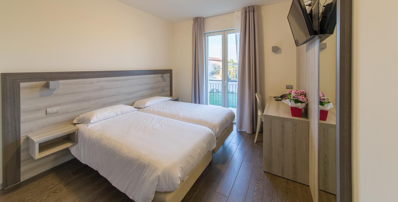Hotel Panineria Colombera Rossa Brescia Eksteriør billede