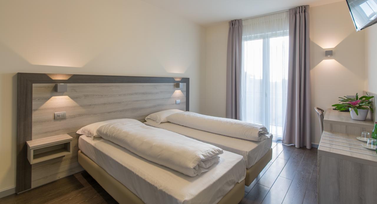 Hotel Panineria Colombera Rossa Brescia Eksteriør billede